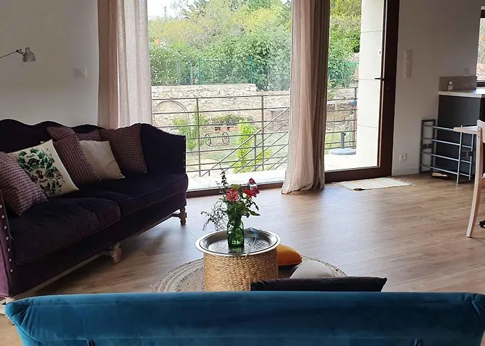 Chateau Les Poules * Assignan